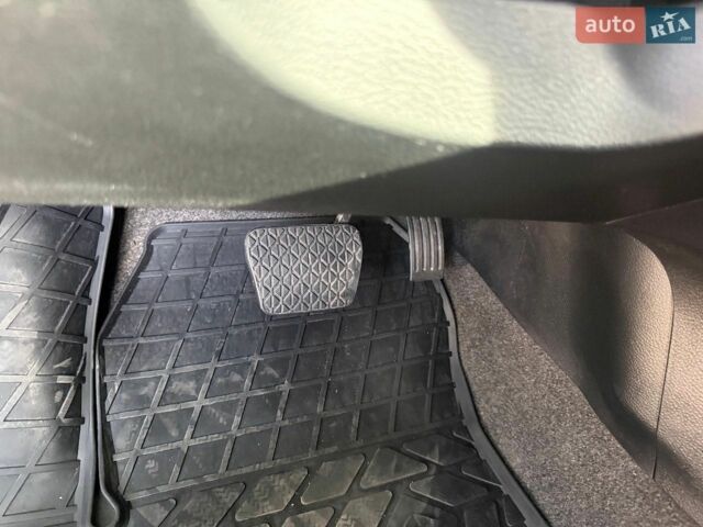 Сірий Мазда 3, об'ємом двигуна 1.6 л та пробігом 184 тис. км за 7100 $, фото 13 на Automoto.ua