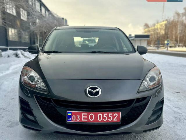 Серый Мазда 3, объемом двигателя 2 л и пробегом 187 тыс. км за 7999 $, фото 1 на Automoto.ua