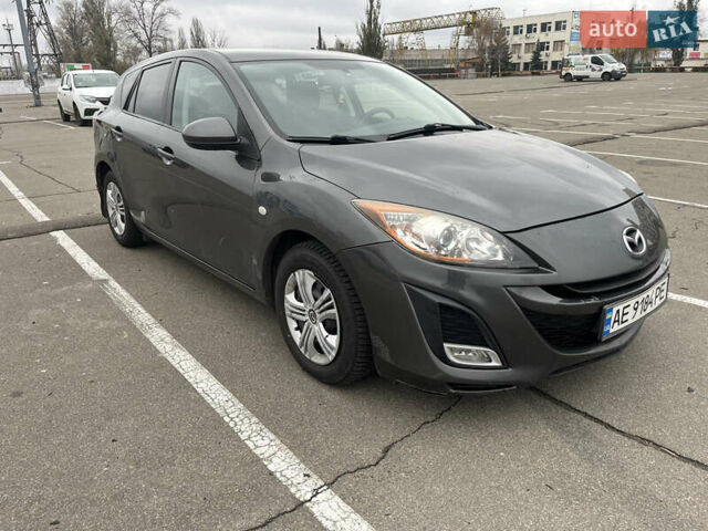 Серый Мазда 3, объемом двигателя 1.6 л и пробегом 255 тыс. км за 6600 $, фото 2 на Automoto.ua