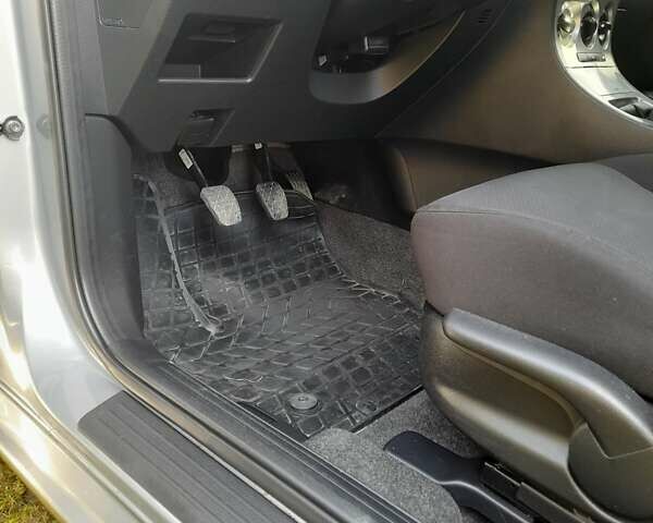 Серый Мазда 3, объемом двигателя 1.6 л и пробегом 157 тыс. км за 7300 $, фото 11 на Automoto.ua