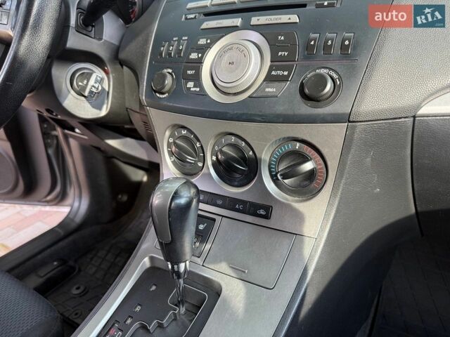 Серый Мазда 3, объемом двигателя 1.6 л и пробегом 184 тыс. км за 6900 $, фото 11 на Automoto.ua