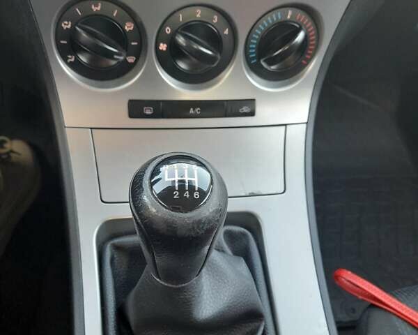 Серый Мазда 3, объемом двигателя 1.6 л и пробегом 157 тыс. км за 7300 $, фото 7 на Automoto.ua