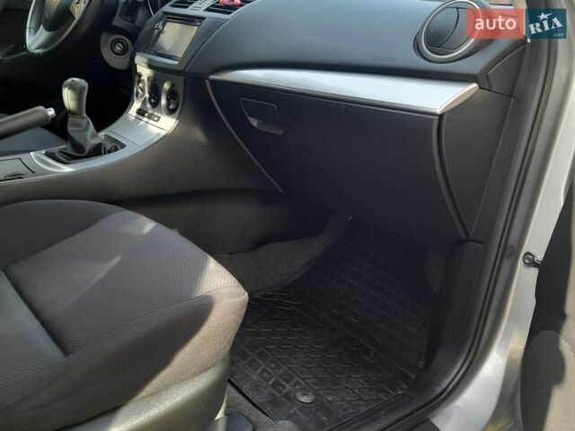 Серый Мазда 3, объемом двигателя 1.56 л и пробегом 158 тыс. км за 6500 $, фото 8 на Automoto.ua