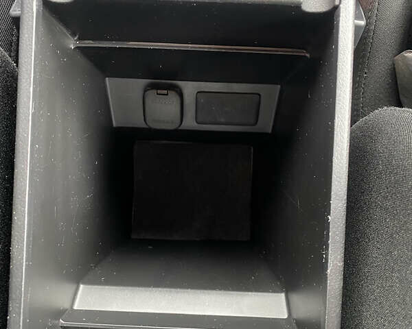 Серый Мазда 3, объемом двигателя 1.6 л и пробегом 164 тыс. км за 8500 $, фото 34 на Automoto.ua