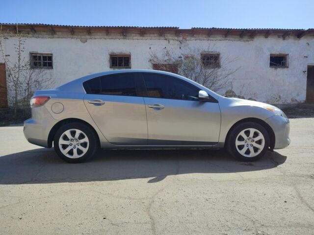 Серый Мазда 3, объемом двигателя 2 л и пробегом 230 тыс. км за 7500 $, фото 3 на Automoto.ua