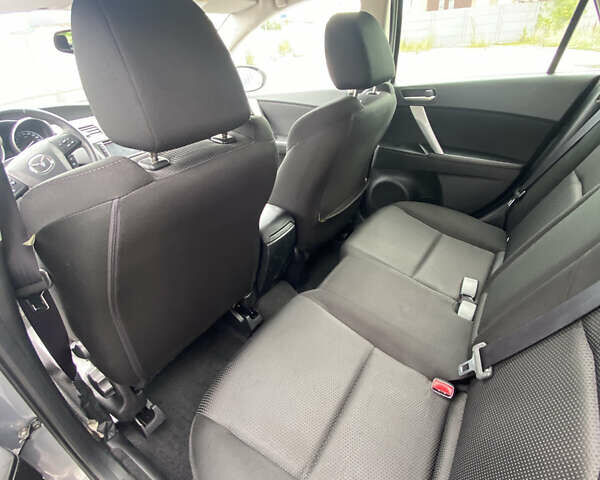 Серый Мазда 3, объемом двигателя 1.6 л и пробегом 164 тыс. км за 8500 $, фото 18 на Automoto.ua