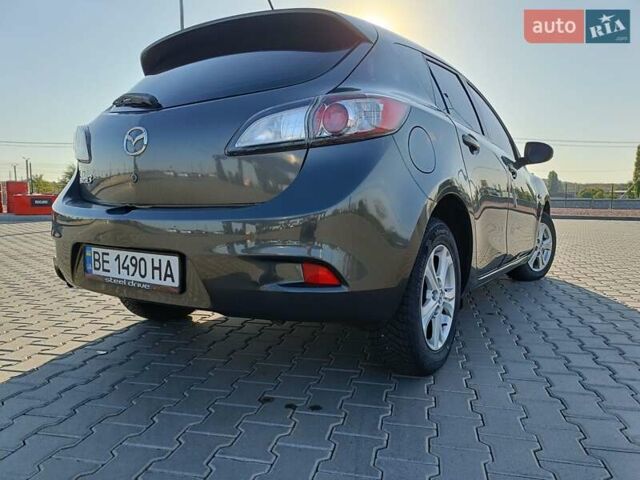 Сірий Мазда 3, об'ємом двигуна 1.6 л та пробігом 300 тис. км за 6600 $, фото 12 на Automoto.ua