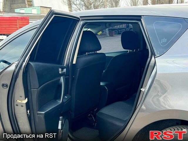 Серый Мазда 3, объемом двигателя 1.6 л и пробегом 210 тыс. км за 7300 $, фото 8 на Automoto.ua