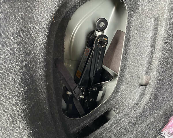 Серый Мазда 3, объемом двигателя 1.56 л и пробегом 164 тыс. км за 8499 $, фото 45 на Automoto.ua