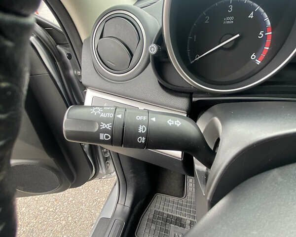 Серый Мазда 3, объемом двигателя 1.6 л и пробегом 164 тыс. км за 8500 $, фото 30 на Automoto.ua