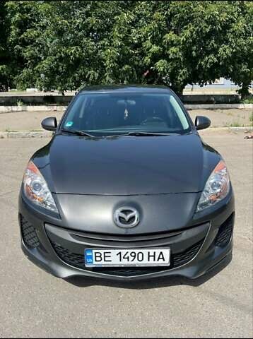 Сірий Мазда 3, об'ємом двигуна 1.6 л та пробігом 300 тис. км за 6600 $, фото 1 на Automoto.ua