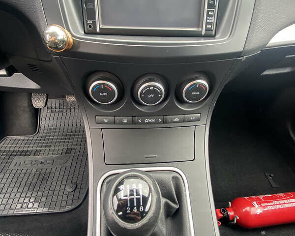 Серый Мазда 3, объемом двигателя 1.6 л и пробегом 164 тыс. км за 8500 $, фото 20 на Automoto.ua