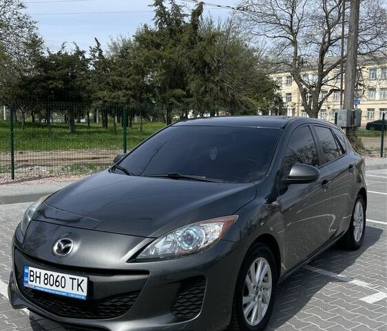 Сірий Мазда 3, об'ємом двигуна 2 л та пробігом 190 тис. км за 9900 $, фото 2 на Automoto.ua