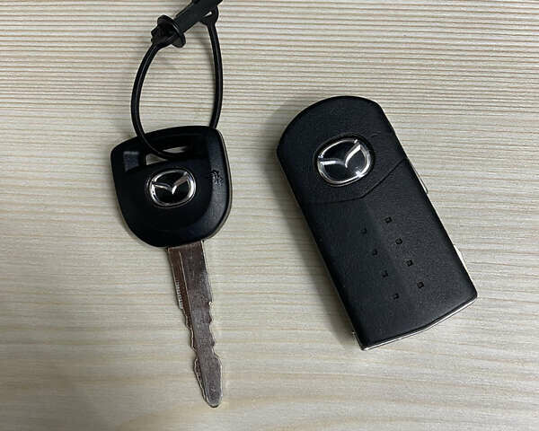 Серый Мазда 3, объемом двигателя 1.6 л и пробегом 164 тыс. км за 8500 $, фото 45 на Automoto.ua