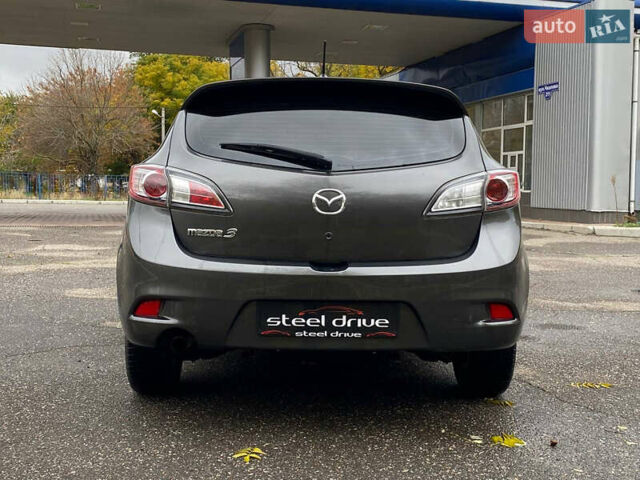 Сірий Мазда 3, об'ємом двигуна 1.56 л та пробігом 300 тис. км за 7299 $, фото 5 на Automoto.ua