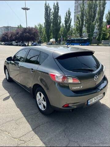 Сірий Мазда 3, об'ємом двигуна 1.6 л та пробігом 300 тис. км за 6600 $, фото 10 на Automoto.ua