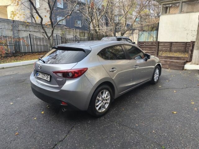 Серый Мазда 3, объемом двигателя 2 л и пробегом 61 тыс. км за 9999 $, фото 4 на Automoto.ua