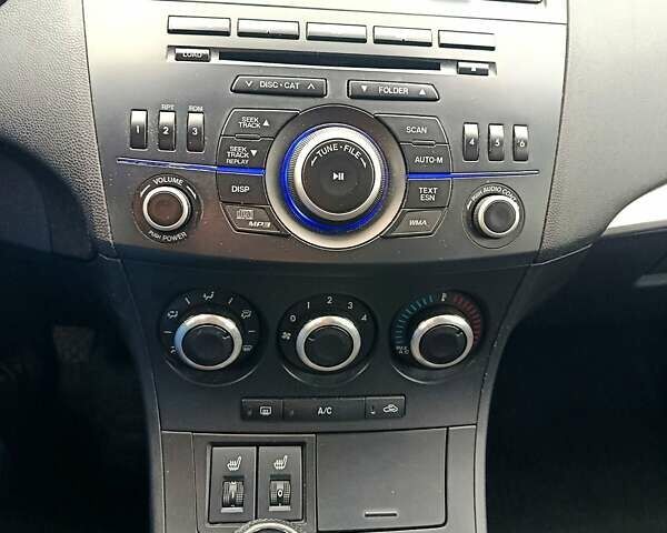 Серый Мазда 3, объемом двигателя 2 л и пробегом 156 тыс. км за 6900 $, фото 12 на Automoto.ua