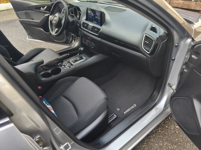 Серый Мазда 3, объемом двигателя 2 л и пробегом 61 тыс. км за 9999 $, фото 13 на Automoto.ua