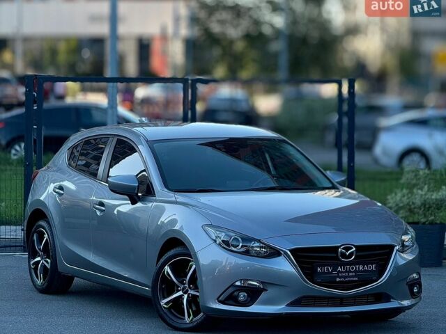 Сірий Мазда 3, об'ємом двигуна 2.19 л та пробігом 203 тис. км за 10500 $, фото 1 на Automoto.ua