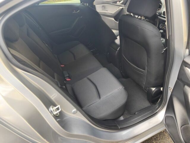 Серый Мазда 3, объемом двигателя 2 л и пробегом 61 тыс. км за 9999 $, фото 12 на Automoto.ua