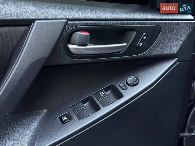 Серый Мазда 3, объемом двигателя 2 л и пробегом 160 тыс. км за 8699 $, фото 17 на Automoto.ua