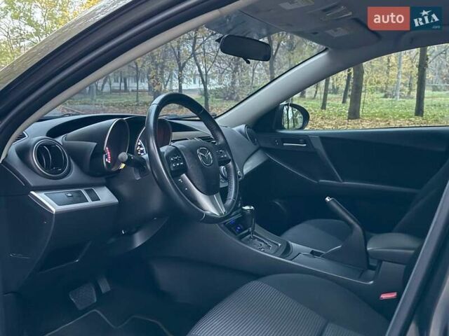 Серый Мазда 3, объемом двигателя 2 л и пробегом 160 тыс. км за 8699 $, фото 10 на Automoto.ua