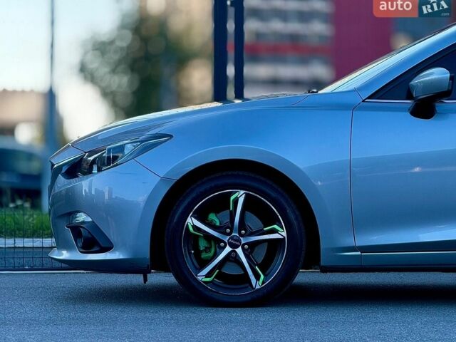 Сірий Мазда 3, об'ємом двигуна 2.19 л та пробігом 203 тис. км за 10500 $, фото 12 на Automoto.ua