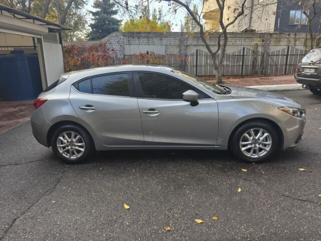 Серый Мазда 3, объемом двигателя 2 л и пробегом 61 тыс. км за 9999 $, фото 3 на Automoto.ua