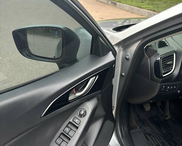 Серый Мазда 3, объемом двигателя 2.19 л и пробегом 190 тыс. км за 10300 $, фото 11 на Automoto.ua