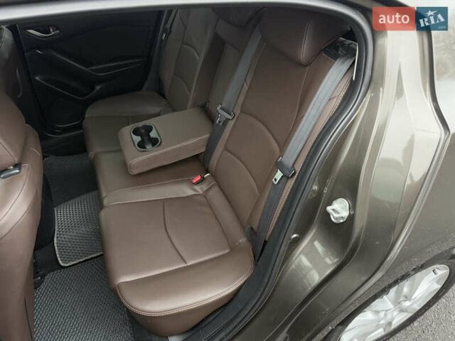 Сірий Мазда 3, об'ємом двигуна 2.19 л та пробігом 236 тис. км за 11500 $, фото 23 на Automoto.ua