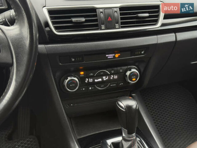 Сірий Мазда 3, об'ємом двигуна 2.19 л та пробігом 236 тис. км за 11500 $, фото 15 на Automoto.ua