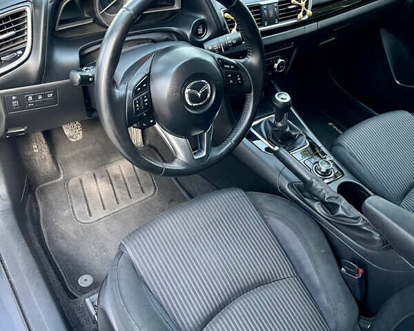 Серый Мазда 3, объемом двигателя 2.2 л и пробегом 207 тыс. км за 9700 $, фото 5 на Automoto.ua