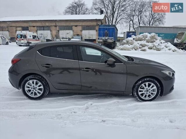 Сірий Мазда 3, об'ємом двигуна 2.19 л та пробігом 236 тис. км за 11800 $, фото 1 на Automoto.ua