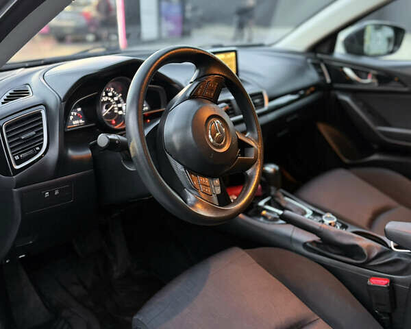 Сірий Мазда 3, об'ємом двигуна 2 л та пробігом 69 тис. км за 11000 $, фото 8 на Automoto.ua