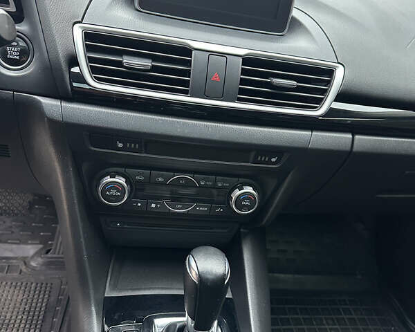 Сірий Мазда 3, об'ємом двигуна 2 л та пробігом 165 тис. км за 11600 $, фото 7 на Automoto.ua