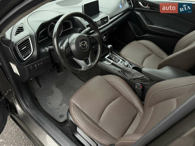 Сірий Мазда 3, об'ємом двигуна 2.19 л та пробігом 236 тис. км за 11500 $, фото 9 на Automoto.ua