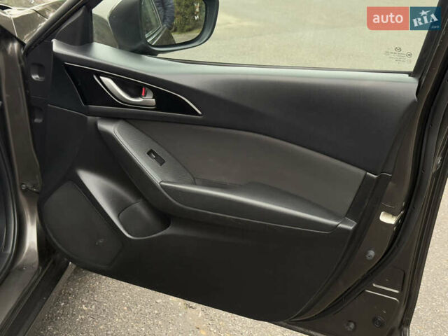 Сірий Мазда 3, об'ємом двигуна 2.19 л та пробігом 236 тис. км за 11500 $, фото 24 на Automoto.ua