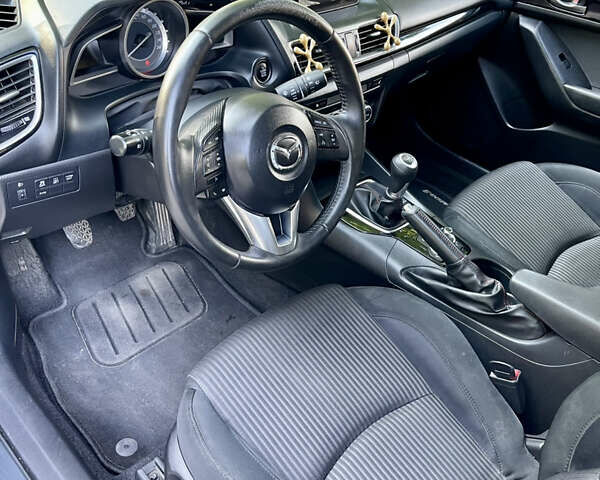 Серый Мазда 3, объемом двигателя 2.2 л и пробегом 207 тыс. км за 9700 $, фото 13 на Automoto.ua
