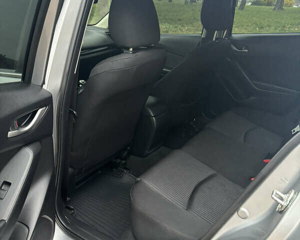 Серый Мазда 3, объемом двигателя 2.19 л и пробегом 190 тыс. км за 10300 $, фото 10 на Automoto.ua