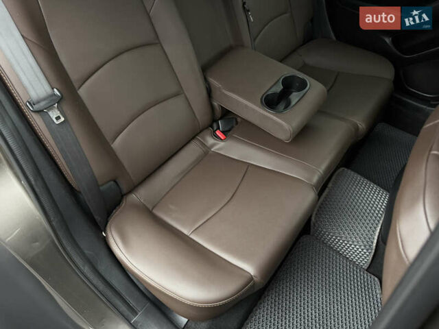 Серый Мазда 3, объемом двигателя 2.2 л и пробегом 236 тыс. км за 11800 $, фото 19 на Automoto.ua