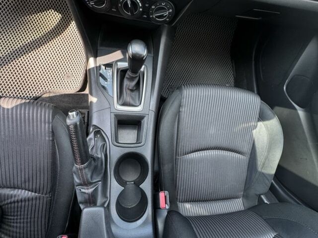 Серый Мазда 3, объемом двигателя 2 л и пробегом 153 тыс. км за 10000 $, фото 10 на Automoto.ua