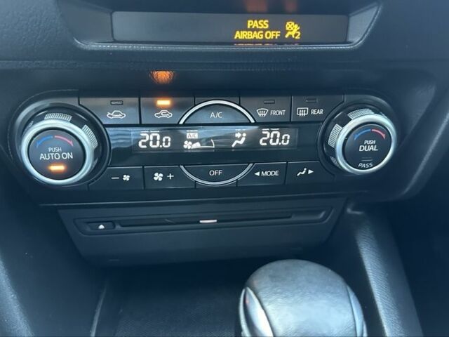 Серый Мазда 3, объемом двигателя 2 л и пробегом 182 тыс. км за 11000 $, фото 5 на Automoto.ua