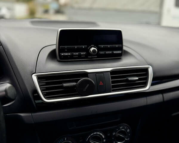 Мазда 3 2014 в Кропивницком (Кировограде) на Automoto.ua Серый Мазда 3, объемом двигателя 2 л и пробегом 114 тыс. км за 9500 $, фото 9 на Automoto.ua