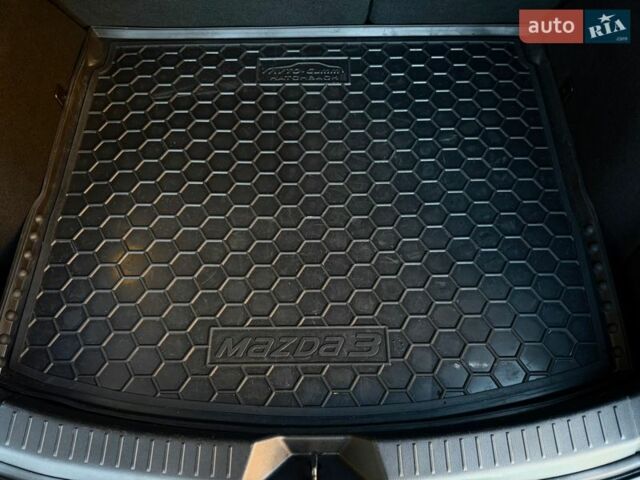 Серый Мазда 3, объемом двигателя 2 л и пробегом 119 тыс. км за 11700 $, фото 58 на Automoto.ua