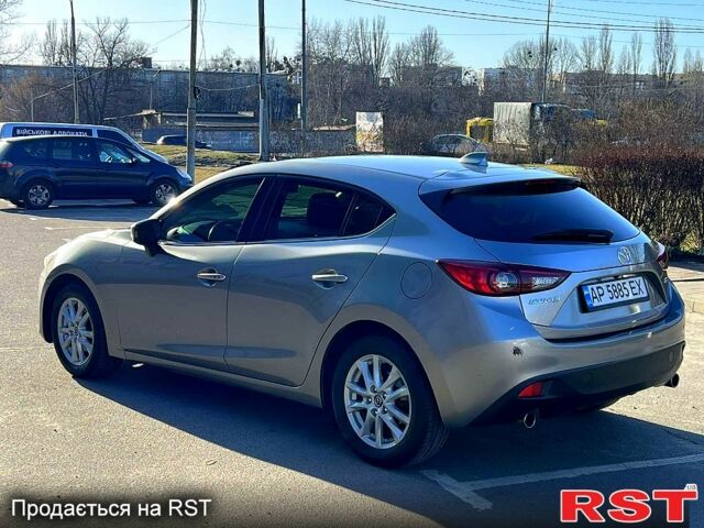 Серый Мазда 3, объемом двигателя 2 л и пробегом 160 тыс. км за 10000 $, фото 3 на Automoto.ua