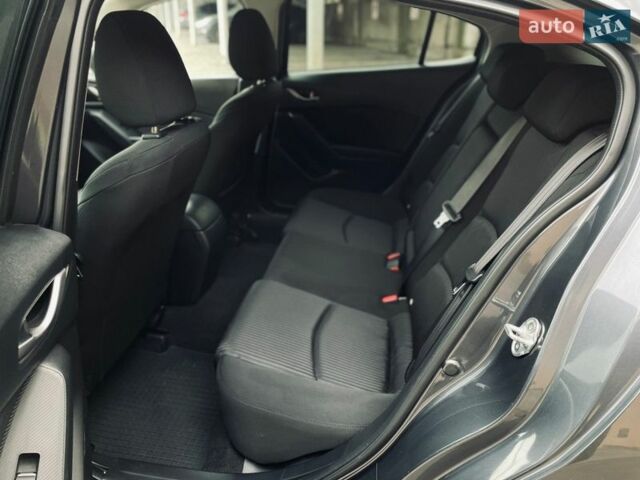 Серый Мазда 3, объемом двигателя 2.19 л и пробегом 266 тыс. км за 10399 $, фото 23 на Automoto.ua