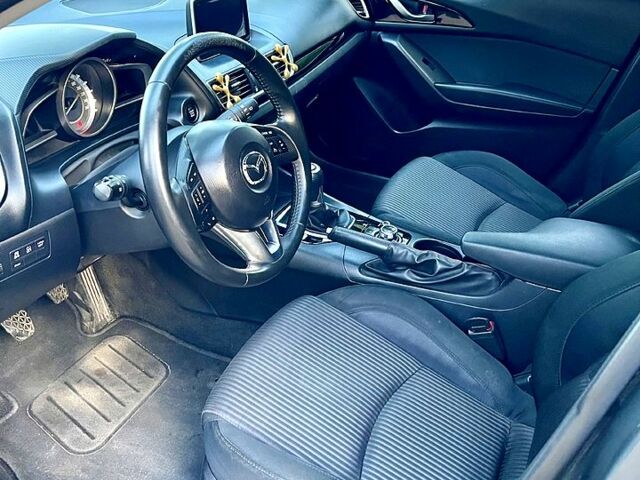 Серый Мазда 3, объемом двигателя 2.2 л и пробегом 207 тыс. км за 9300 $, фото 2 на Automoto.ua