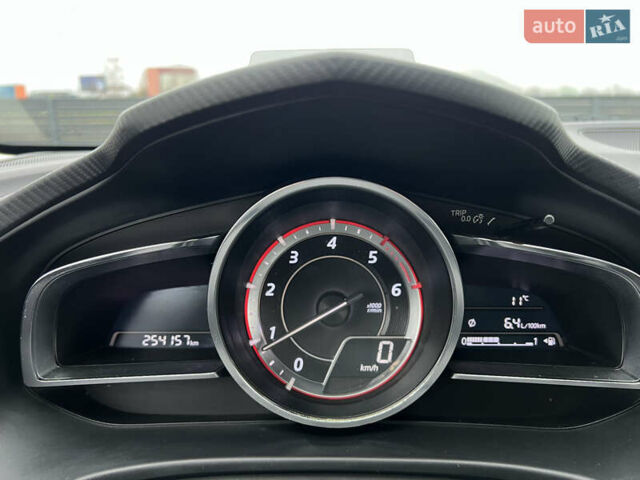 Серый Мазда 3, объемом двигателя 2.2 л и пробегом 255 тыс. км за 10500 $, фото 18 на Automoto.ua