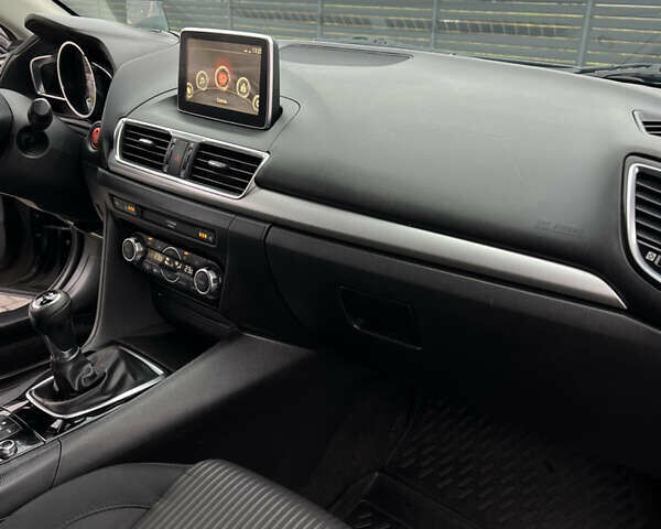 Серый Мазда 3, объемом двигателя 2.2 л и пробегом 255 тыс. км за 10500 $, фото 26 на Automoto.ua